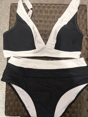 Black & White V-Neck Two-Piece Bikini Set